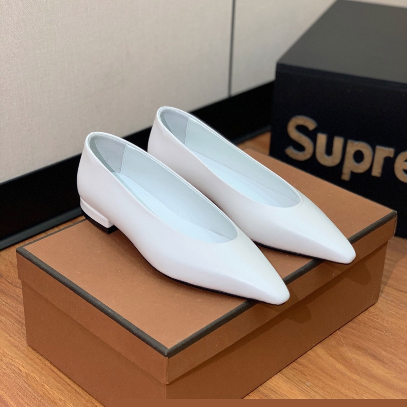 Other flat shoes